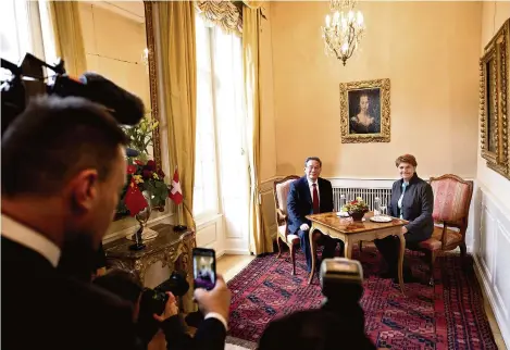  ?? (15 JANVIER 2024/PETER KLAUNZER/EPA) ?? La présidente de la Confédérat­ion Viola Amherd a rencontré hier le premier ministre chinois Li Qiang au domaine du Lohn, à Kehrsatz (BE).