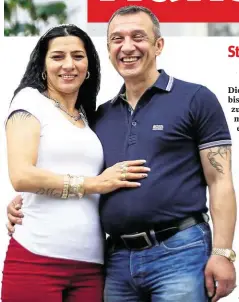  ??  ?? Mehmet Simsit mit seiner Frau Liliana. Gemeinsam kümmern sie sich in der Kneipe um gestrandet­e Existenzen.