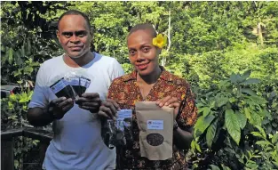  ??  ?? KokoMana team with their diverse products from agro-forestry.