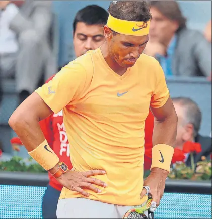  ??  ?? Rafa Nadal, superado por Dominic Thiem. El campeón del Mutua Madrid Open, destronado y cederá el nº 1 mundial a Roger Federer