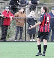  ?? ?? Left: United’s Ashley Ross questions the referee during the senior game in front of the Warragul crowd.