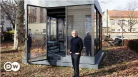  ??  ?? With his exhibition in Berlin, Can Dündar aims to draw attention to those imprisoned in Turkey