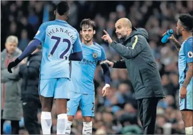  ??  ?? EXPEDIENTA­DO. El City de Guardiola y Silva corre el riesgo de perder puntos por no cumplir las normas.