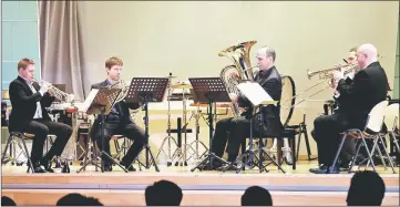  ??  ?? Onyx Brass in action for the first time in Kuching with SJS Band in ‘A Brass Spectacula­r’.