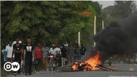  ??  ?? Barricades have been set alight and hundreds of workers have fled in the wake of Wednesday's protests