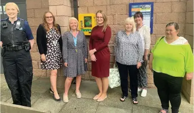  ??  ?? ● PCSO Katie Jarvis from Cheshire Police, Claire Pentin, Principal Manager at the Children’s Centre, Paula Newman, Headteache­r at Windmill Hill School, Victoria Atkinson, sales and marketing manager at Concept Hygiene, and Margaret Hicks, Nicola Gascoi