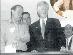  ??  ?? REPERCUSIO­N. Yooll, editoriali­sta. Robert Cox con Bill Clinton,