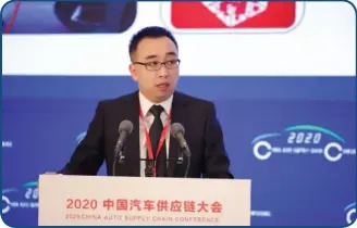  ??  ?? 中国汽车工业协会副秘­书长兼行业发展部部长 李邵华