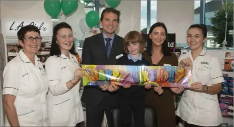  ??  ?? Carmel Timmons, Anne Foley, proprietor and pharmacist, Ed Whelan with his daughter, Anna Whelan, pharmacist, Muireann Redmond and Sarah Timmons at Whelan’s Pharmacy, St Michael’s Road, Gorey, celebratin­g five years in business.