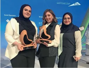  ??  ?? Farah Khalifeh, Tasneem Alamari and Israa Alani were announced winners for their project.