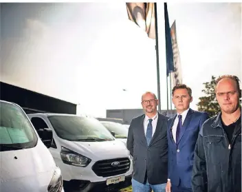 ?? RP-FOTO: RALPH MATZERATH ?? Sind stolz auf das neue Nutzfahrze­ug-Zentrum: (v.l.) Christoph Haneke, Johannes Rüsing und Sebastian Schröder.