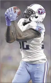  ?? RAJ MEHTA / USA TODAY SPORTS ?? Tennessee Titans tight end Delanie Walker has a sore hamstring and might not play Sunday against Oakland. “We’ll see how I feel (Saturday) and go from there,” Walker said.