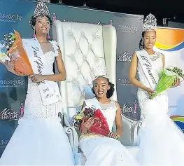  ?? Picture: FACEBOOK ?? MOTIVATED: Miss Eastern Cape – Beauty with a Purpose 2019 Tina Nota is flanked by her first princess, Felicity May, and second princess, Njabulo Ndengezi.