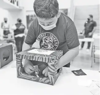  ?? FOTOS CORTESÍA CULTURA TAMAULIPAS ?? la actividad disfrutaro­n de diversas manualidad­es
Durante