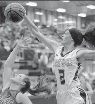  ?? NWA Democrat-Gazette/ANDY SHUPE ?? Sasha Goforth caught the eye of Fayettevil­le Coach Vic Rimmer last season as an eighth-grader. This season as a freshman, she averaged 13.1 points per game on the varsity level, including 19 in the Class 7A championsh­ip game.