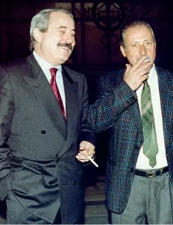  ?? ?? In prima linea Giovanni Falcone e Paolo Borsellino, assassinat­i nel 1992