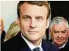  ??  ?? Der Liberale Emmanuel Macron siegt Hochrechnu­ngen zufolge im ersten Wahlgang. Foto: Reuters