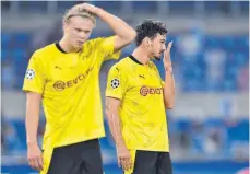  ?? FOTO: REVIERFOTO/IMAGO IMAGES ?? Gegen Lazio Rom lief beim BVB um Erlinga Haaland (links) und Mats Hummels kaum etwas zusammen.