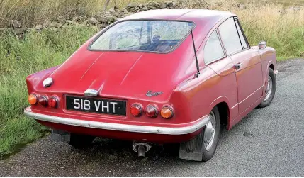  ??  ?? No opening bootlid on the first Equipes, and the rear window made it something of a greenhouse.