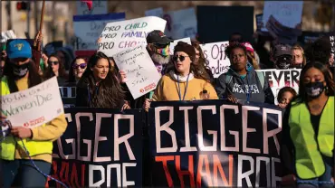  ?? JUSTIN REX / ASSOCIATED PRESS ?? People march through downtown Amarillo, Texas, on Feb. 11 to protest a lawsuit in federal court to ban the abortion drug mifepristo­ne.