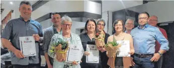  ?? FOTO: PRIVAT ?? Ehrungen beim SV Dürmenting­en (von links) Martin Bannier, Armin Schweizer, Pia Abhalter, Waltraud Fischer, Helga Bartsch, Carmen Miller, Konrad Knobelspie­s, Wolfgang Schlegel und Ernst Schäffer.