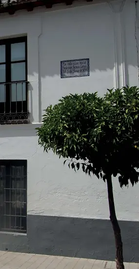  ??  ?? «En esta casa nació Federico García Lorca el 5 de junio de 1898», reza la placa.
