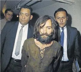  ??  ?? Al juzgado Charles Manson es conducido a declarar, en 1969.