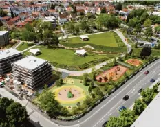  ??  ?? Der neu entstanden­e Bürgerpark mit dem Froschköni­g Spielplatz im Vordergrun­d und dem Ilm Zugang in der Bildmitte.