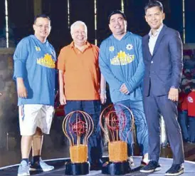  ??  ?? Posing with the MBL championsh­ip and first runner-up trophies are, from left, Energy Undersecre­tary Felix William Fuentebell­a, Meralco president and CEO Oscar Reyes, Transco president Melvin Matibag, and MBL commission­er Rene Andrei Saguisag.