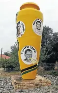  ??  ?? A painted pillar honours Stompie Seipei in his hometown of Tumahole, Parys.