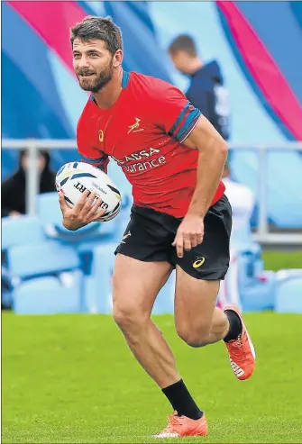  ?? Picture: GALLO IMAGES ?? VITAL ROLE: Willie le Roux polishes up his handling game during a team training session at the University of Birmingham