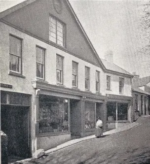  ??  ?? A picture of the Co-op in Cwmbach taken in the 1850s