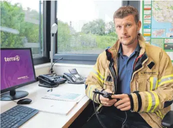  ?? FOTO: JULE ?? Fühlt sich ohne Funkverbin­dung am Einsatzort im Stich gelassen: Kommandant Max Witzigmann.