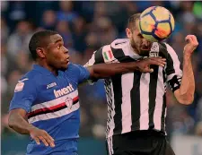  ?? REUTERS ?? Un duello di Giorgio Chiellini, 33 anni, con Duvan Zapata, 26