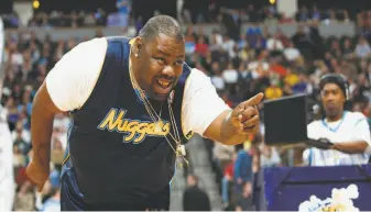  ?? David Zalubowski / Associated Press 2009 ?? New York rapper Biz Markie performs for fans at halftime of a Denver Nuggets game in 2009.