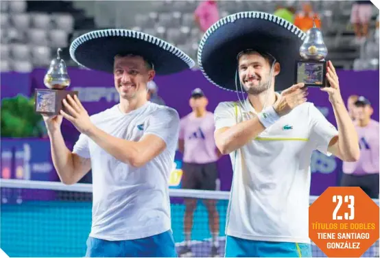  ?? ?? Hugo Nys y Jan Zielinski lograron alzarse con el título de dobles.