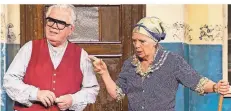  ?? FOTO: KOMÖDIE ?? Heidi Mahler und Peter Millowitsc­h sind mit „Tratsch im Treppenhau­s“zurück in der Komödie.