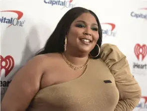  ?? AP ?? Actualment­e, la cantante Lizzo tiene 33 años de edad. Su talento musical es innegable y tiene un futuro prometedor.