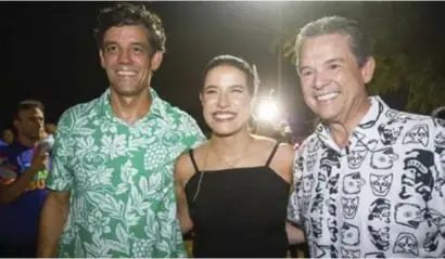  ?? ?? Secretário Daniel Coelho, governador­a Raquel Lyra e ministro André de Paula, na abertura do carnaval de Olinda