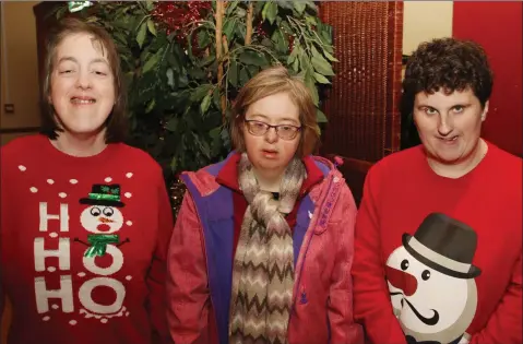  ??  ?? Laura Walsh, Lily Devereux and Ann Kennedy at the SOCGA Christmas party in the Loch Garman Arms.