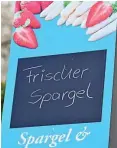  ?? MARTIN SCHUTT / DPA ?? Frischer Spargel wird derzeit an vielen Orten angeboten.