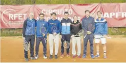  ??  ?? Algunos de los mejores jugadores del mundo de tenis en la pista 1 del club.