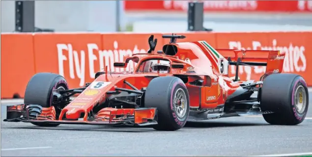  ??  ?? GRAN REGISTRO. Sebastian Vettel se llevó la pole en Hockenheim batiendo la vuelta más rápida al circuito que pertenecía a Michael Schumacher desde 2004.