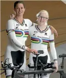  ??  ?? World Champion Kiwi paracyclis­ts Emma Foy and Laura Thompson.