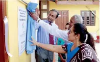  ??  ?? Unveiling of the plaque by Srilankan Airlines’ Human Resources and Corporate Social Responsibi­lity Head Pradeepa Kekulawala, Foundation of Goodness Chief Founder Kushil Gunasekara and Group Medical Officer Dr. Anomi Jayasinghe