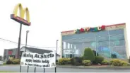  ?? PHOTO BY DAVE FLESSNER ?? The McDonald’s restaurant in Ooltewah is among 44 McDonald’s restaurant­s in the Chattanoog­a region that collective­ly are seeking 1,224 more workers to help staff up for the summer ahead.