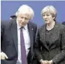  ??  ?? Sin acuerdos. Johnson (izq.) y May (der.) no coincidier­on en cómo RU dejará la UE.