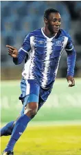  ??  ?? Evans Rusike of Maritzburg is being chased by Chiefs.