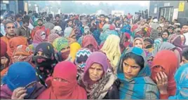  ?? HT PHOTO ?? People during a protest at the Indian Oil Corporatio­n’s refinery in Panipat on Tuesday.