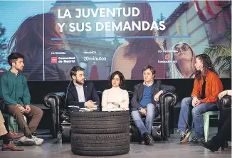  ?? JORGE PARÍS ?? Un momento del debate que se celebró en el foro sobre Jóvenes de